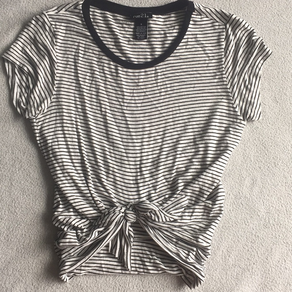 Rue 21 crop top